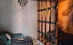 Black House A