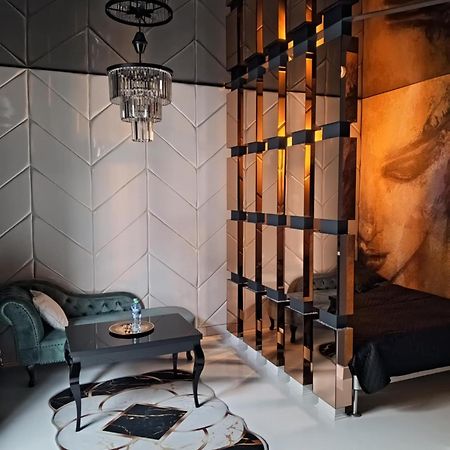Black House A Radom Zewnętrze zdjęcie
